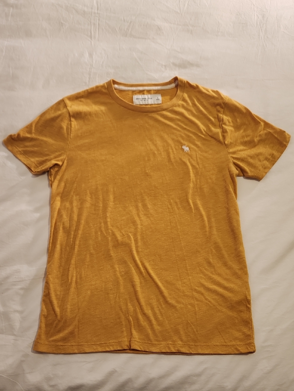Abercrombie & Fitch Men's Gold Short Sleeve Crew Tee